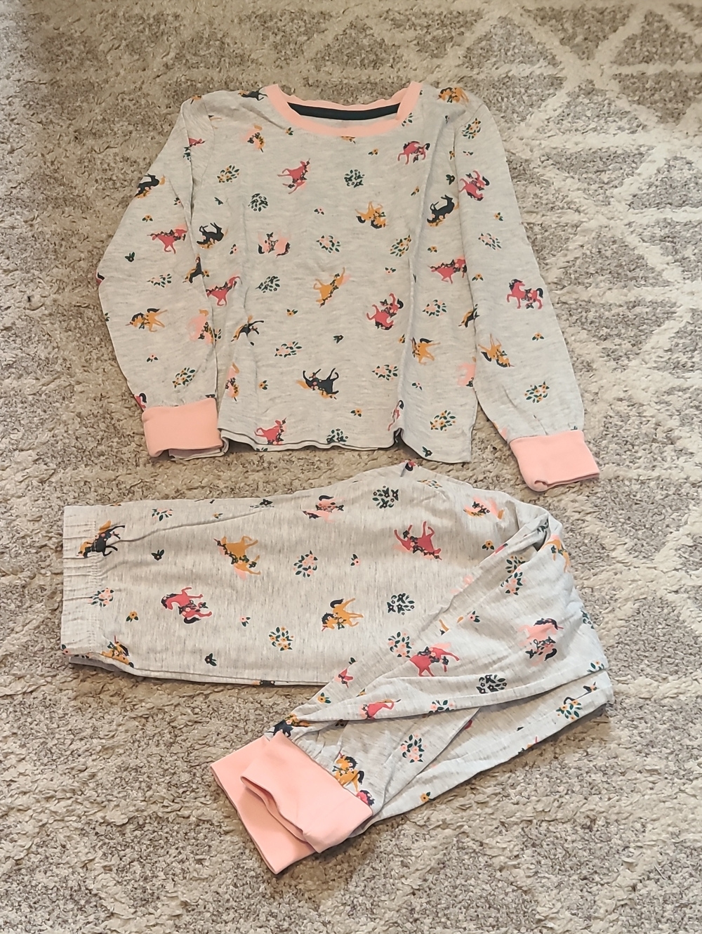 10 for $25 - George Girls Small 6 Gray Pajama Set with Unicorns